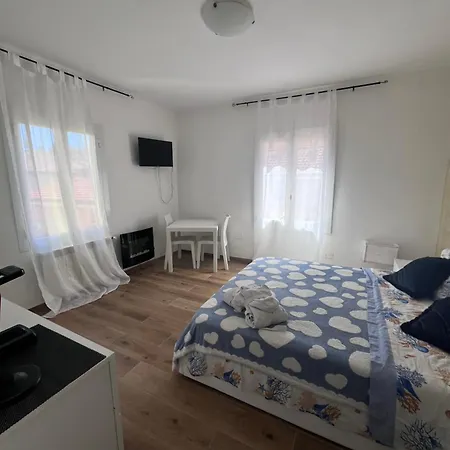 La Casa Del Giglio * Αλμπένγκα